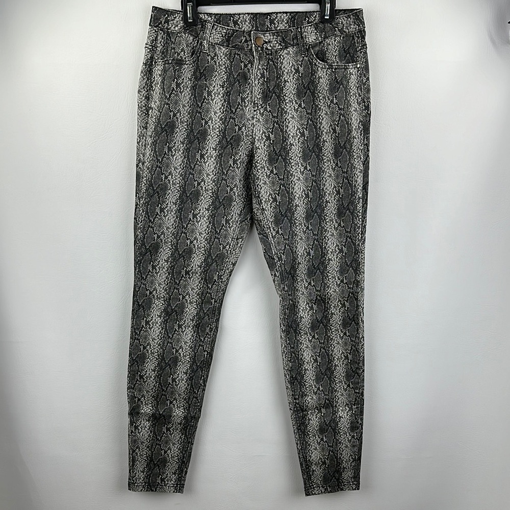 Hue Snakeskin Vegan Leather Skinny Pants